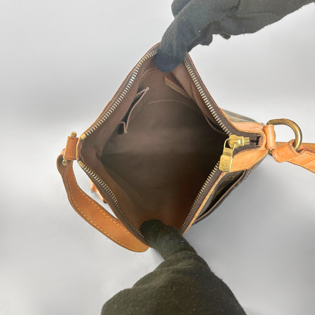 Louis Vuitton Louis Vuitton Odeon PM Monogram Canvas - Crossbody bags - Etoile Luxury Vintage