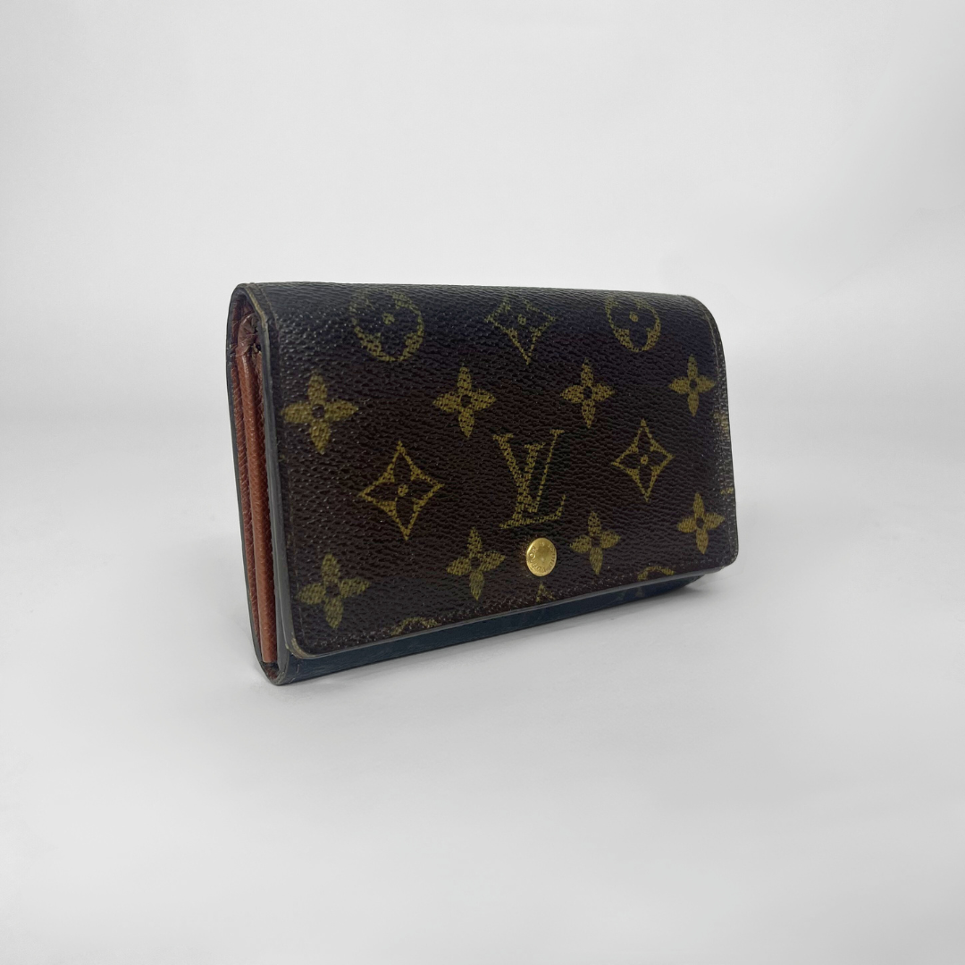 Louis Vuitton Medium Wallet