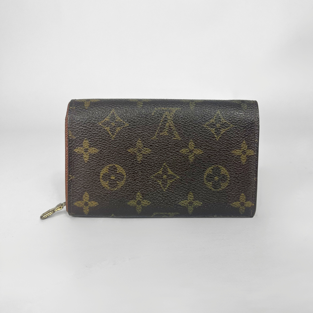 Louis Vuitton Medium Wallet