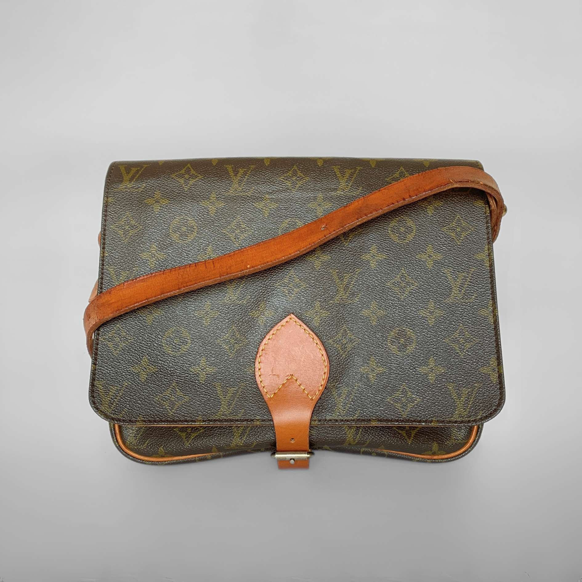 Louis Vuitton Louis Vuitton Cartouchi&egrave;re GM Monogram Canvas - Crossbody bags - Etoile Luxury Vintage