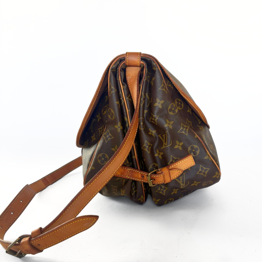 Louis Vuitton Louis Vuitton Saumur 35 Monogram Canvas - Crossbody bags - Etoile Luxury Vintage