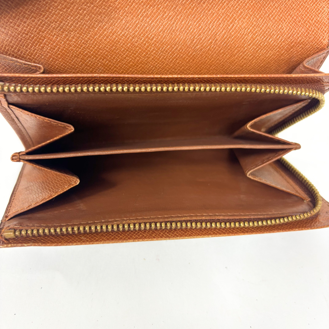 Louis Vuitton Wallet International