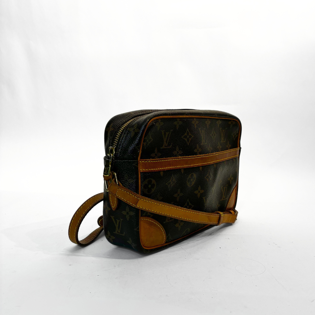 Louis Vuitton Louis Vuitton Trocadero PM Monogram Canvas - Crossbody bags - Etoile Luxury Vintage
