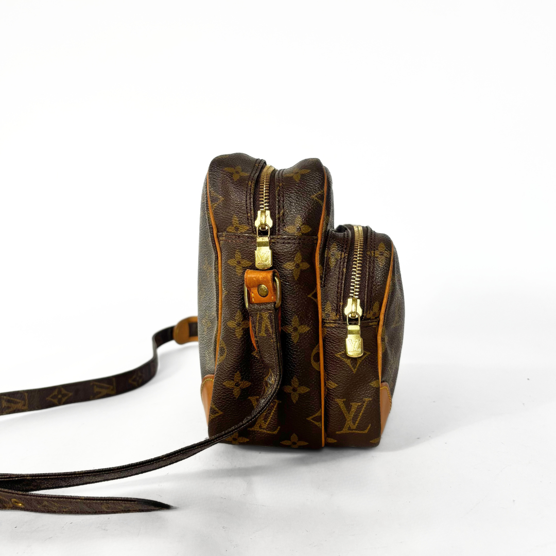 Louis Vuitton Louis Vuitton Nile Monogram Canvas - Crossbody bags - Etoile Luxury Vintage