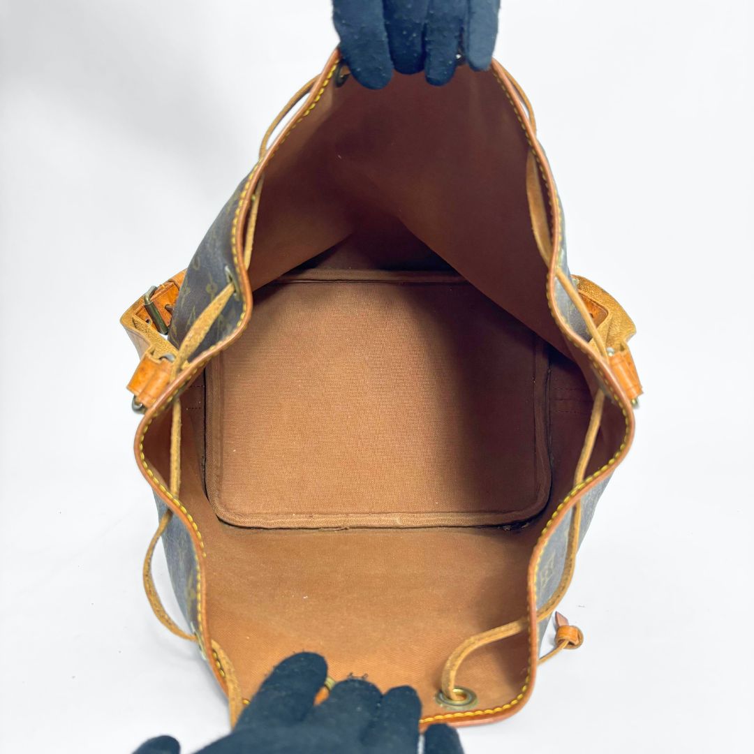 Louis Vuitton Louis Vuitton Petit Noé Monogram Canvas - Shoulder bags - Etoile Luxury Vintage