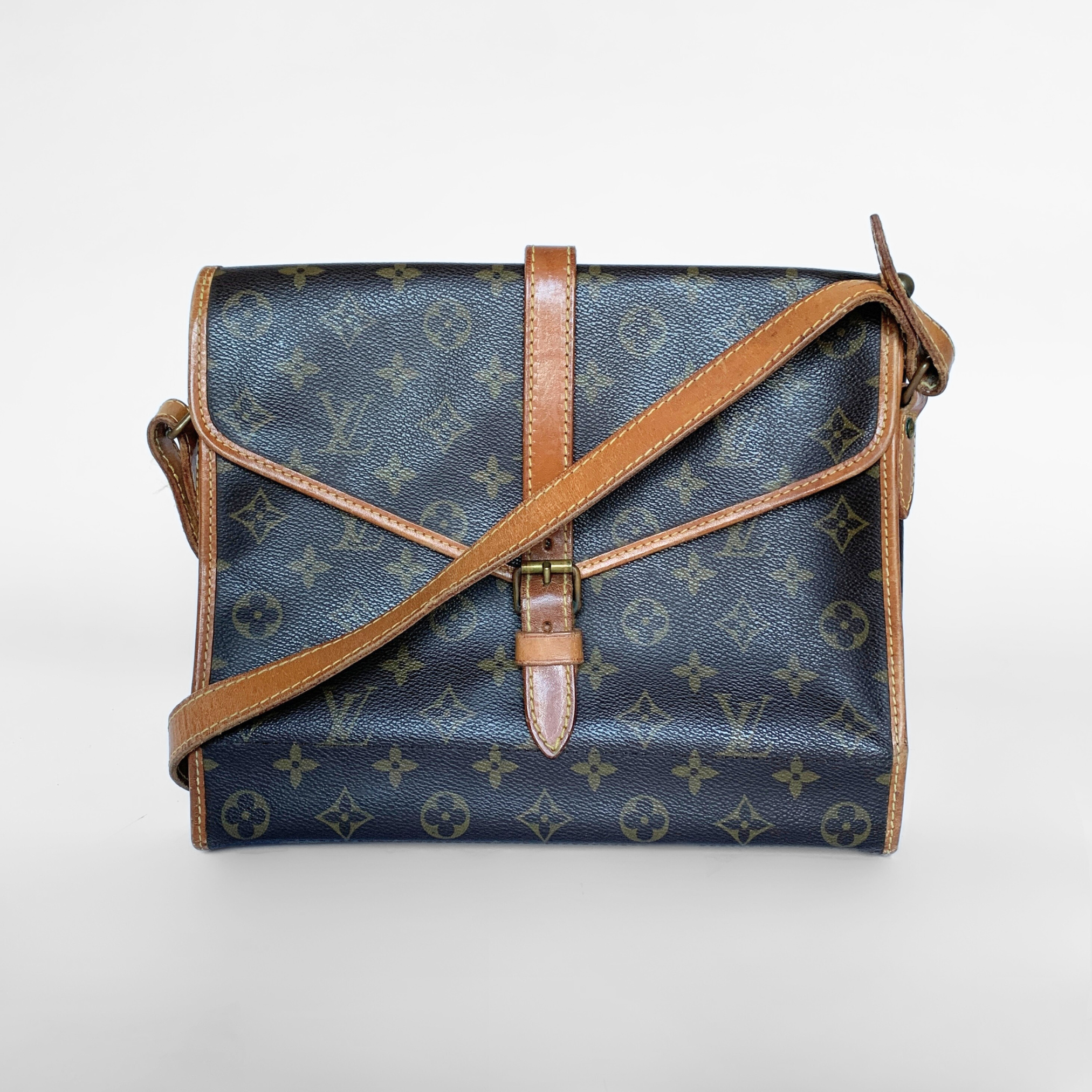 Louis Vuitton Louis Vuitton Vintage Saumur Monogram Canvas - Crossbody bags - Etoile Luxury Vintage