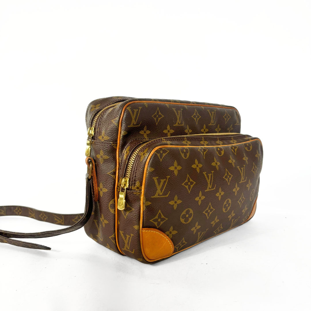 Louis Vuitton Louis Vuitton Nile Monogram Canvas - Crossbody bags - Etoile Luxury Vintage