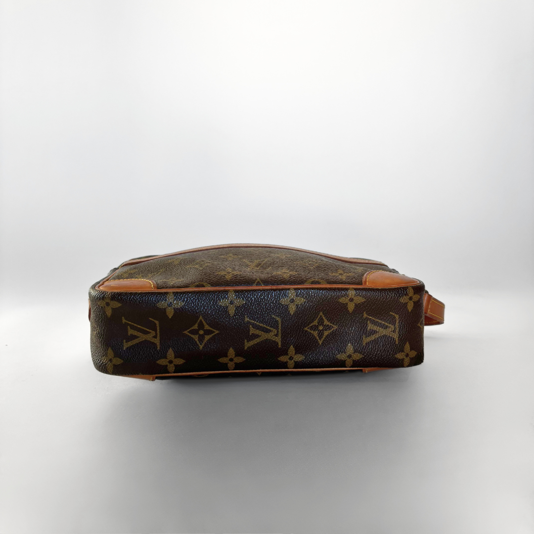 Louis Vuitton Louis Vuitton Trocadero Monogram Canvas - Crossbody bags - Etoile Luxury Vintage