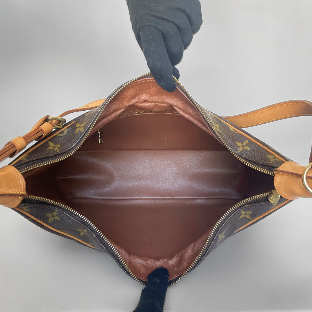 Louis Vuitton Louis Vuitton Boulogne GM Monogram Canvas - Shoulder bags - Etoile Luxury Vintage