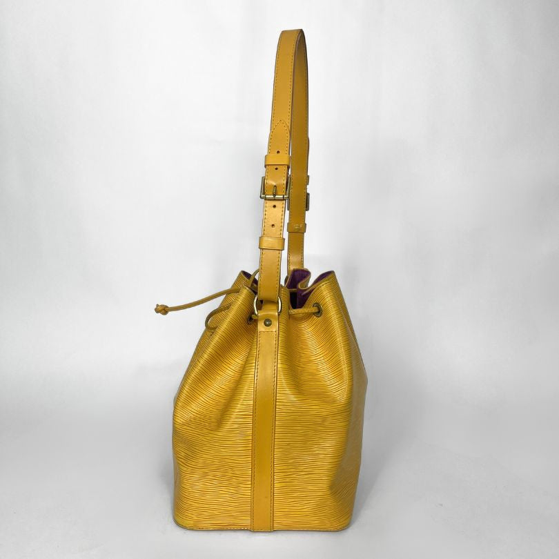 Louis Vuitton Petit Noé Epi Leather