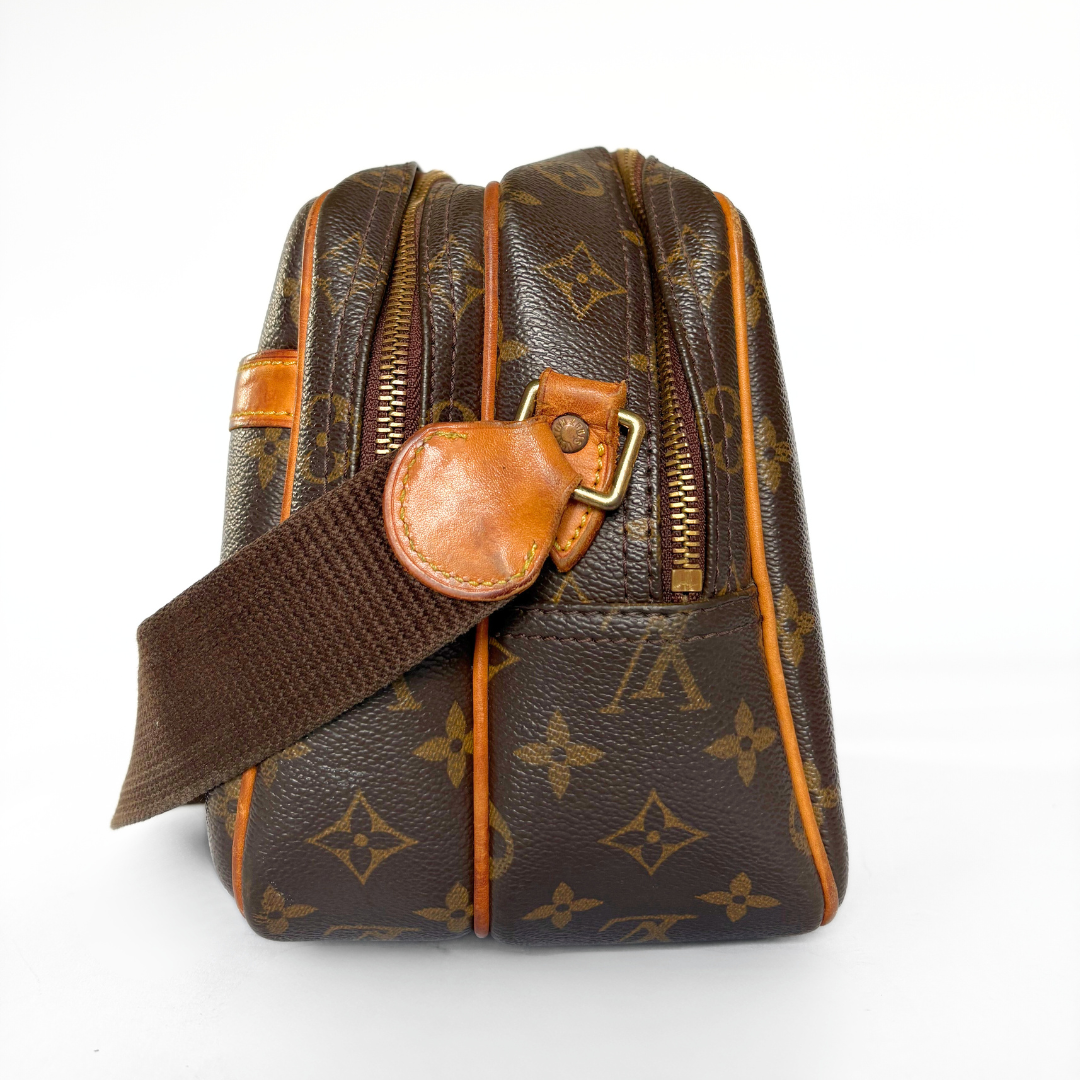 Louis Vuitton Louis Vuitton Reporter PM Monogram Canvas - Crossbody bags - Etoile Luxury Vintage