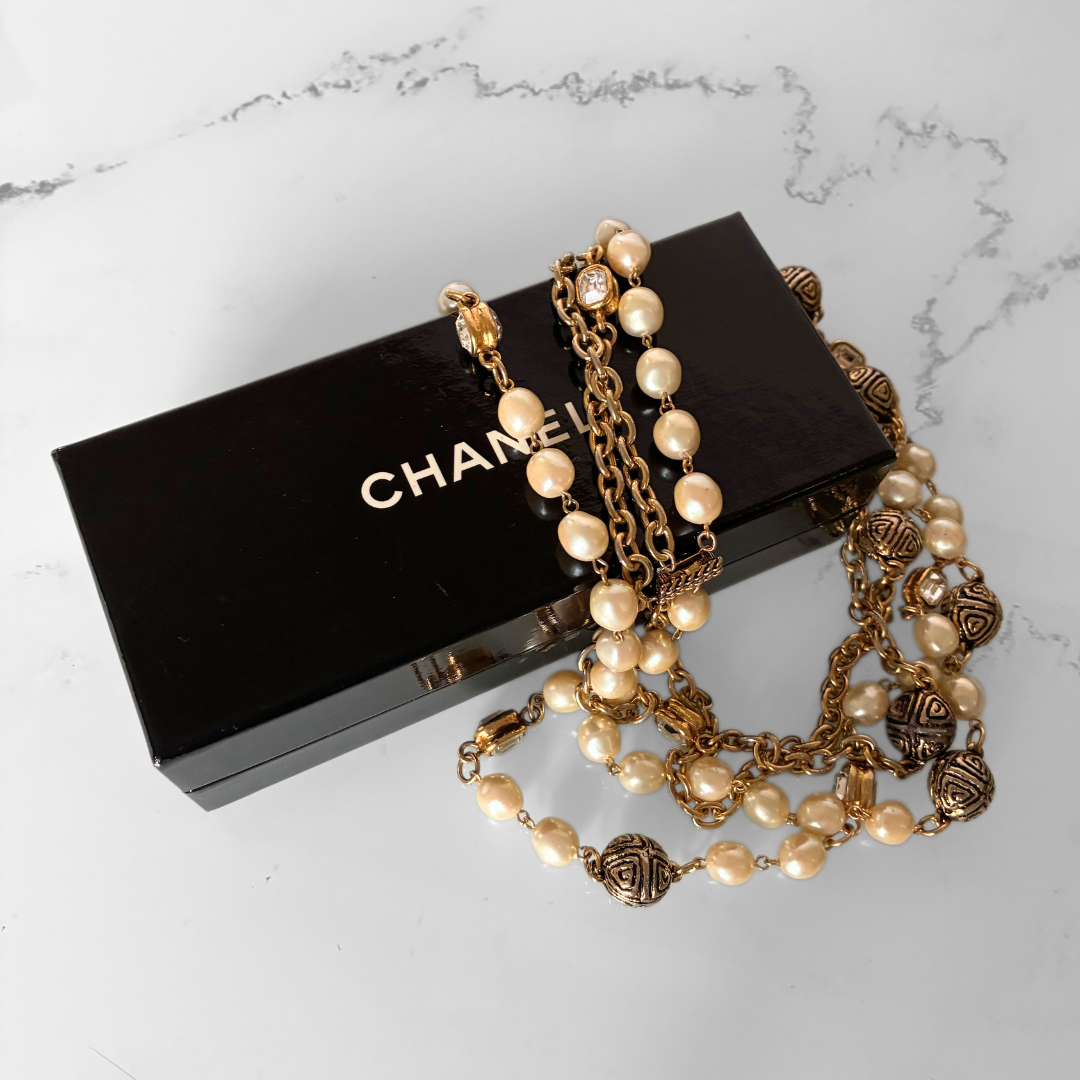 Chanel Chanel Pearl Necklace Gold Plated - Necklaces - Etoile Luxury Vintage