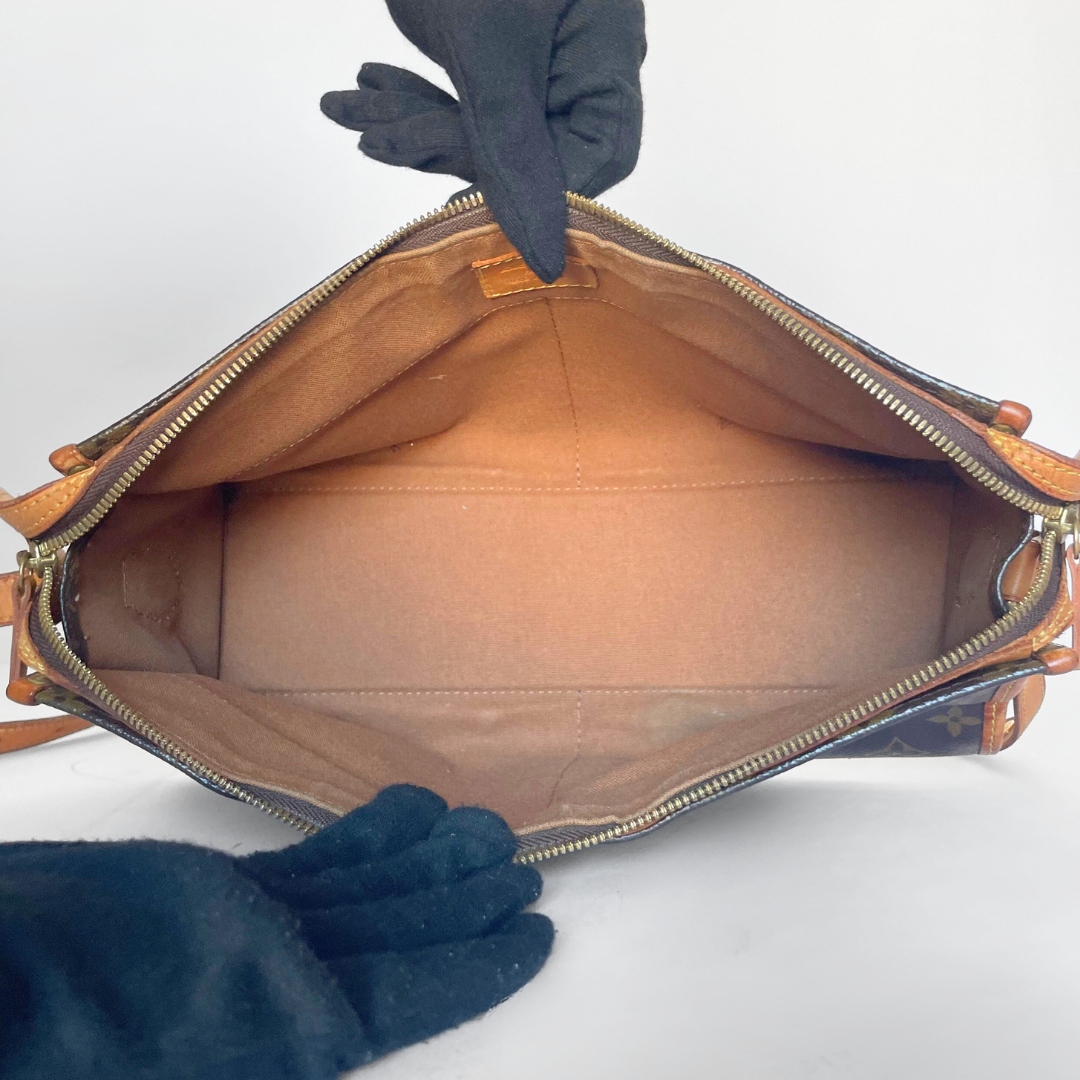 Louis Vuitton Louis Vuitton Popincourt Crossbody - Crossbody bags - Etoile Luxury Vintage