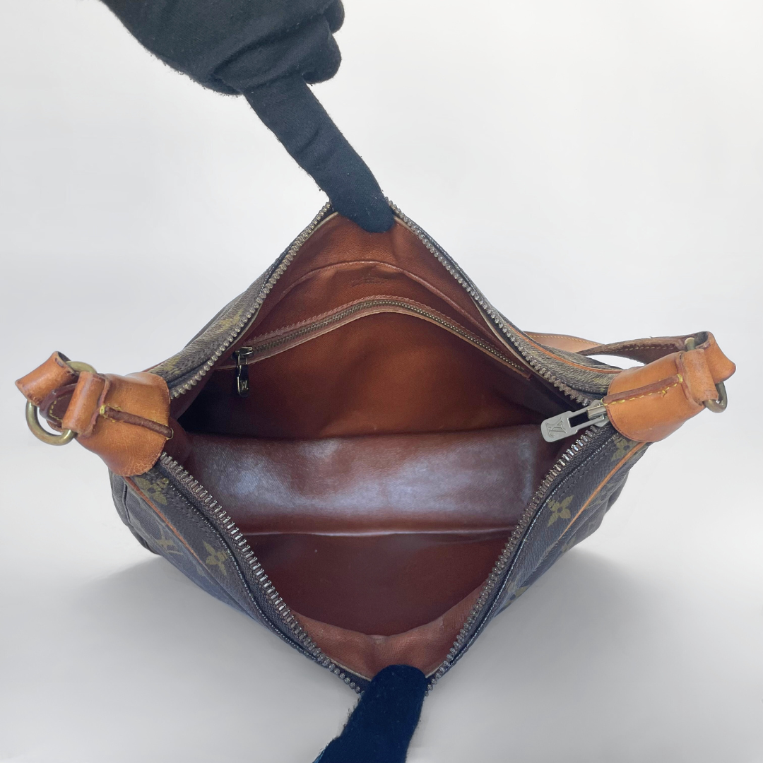 Louis Vuitton Louis Vuitton Boulogne Monogram Canvas - Shoulder bags - Etoile Luxury Vintage