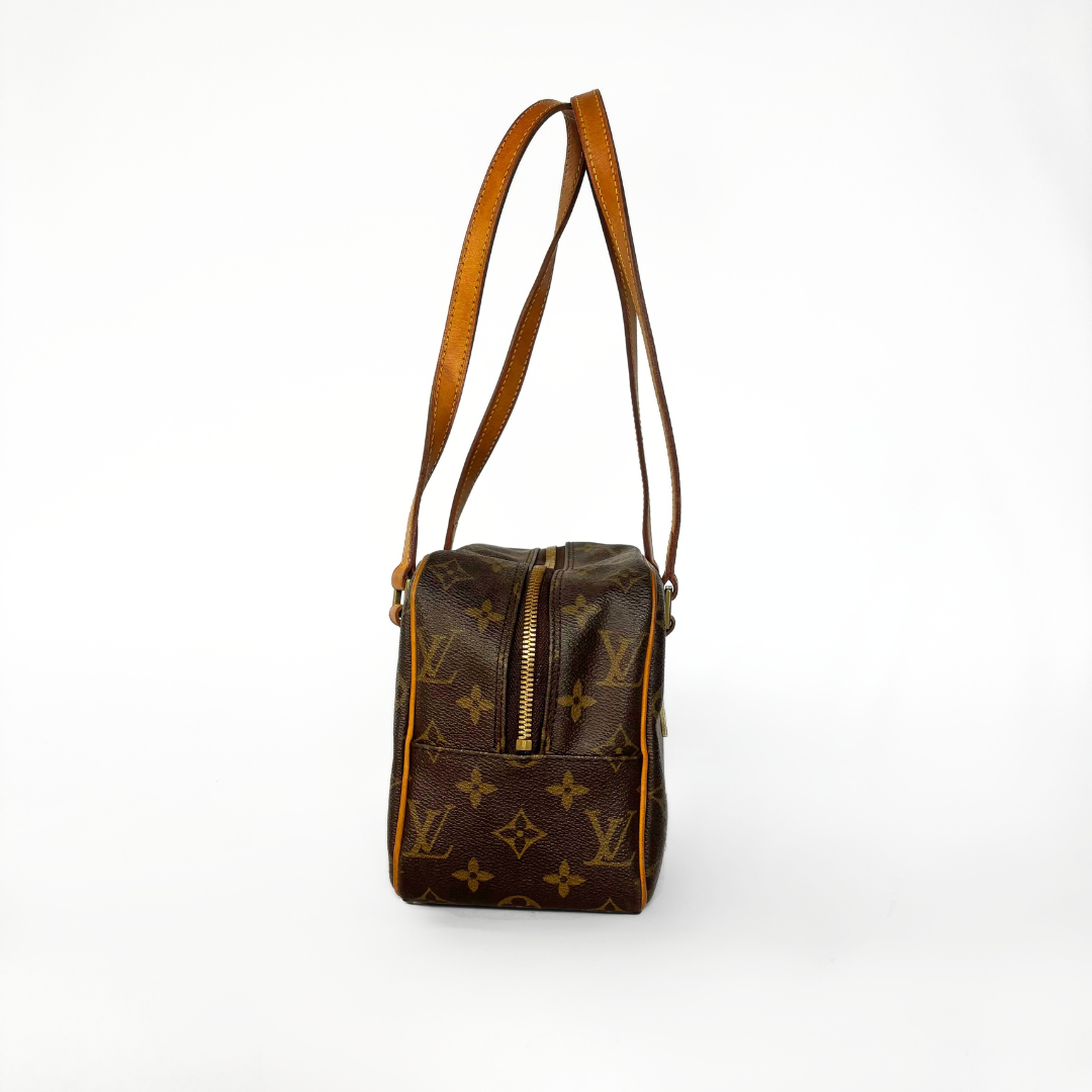 Louis Vuitton Louis Vuitton Cit&eacute; MM Monogram Canvas - Shoulder bags - Etoile Luxury Vintage