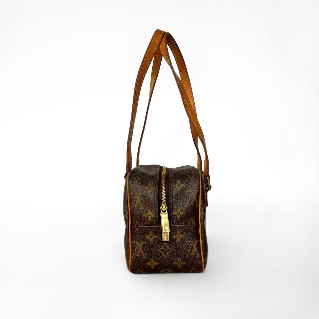 Louis Vuitton Louis Vuitton Cit&eacute; MM Monogram Canvas - Shoulder bags - Etoile Luxury Vintage