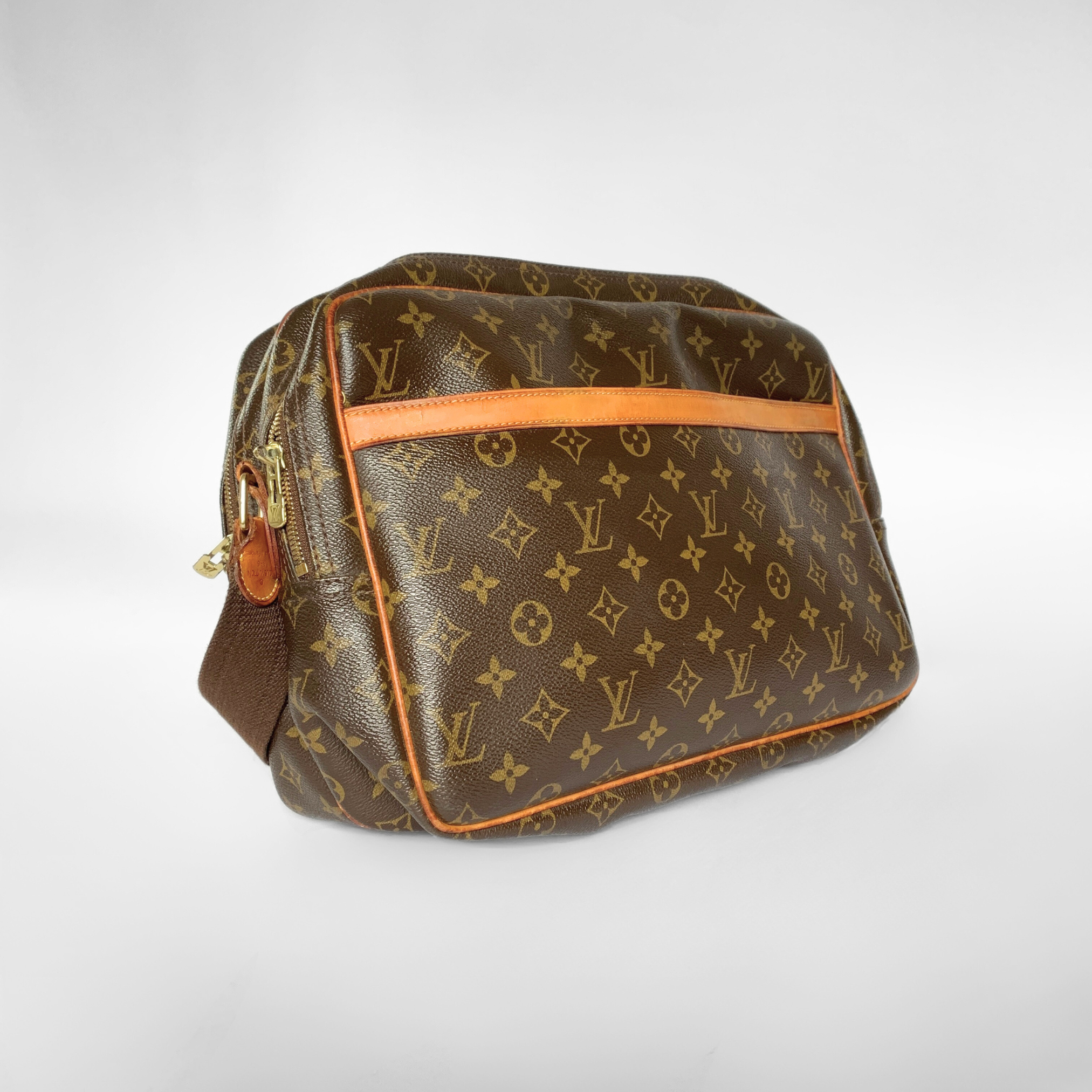 Louis Vuitton Louis Vuitton Reporter GM Monogram Canvas - Crossbody bags - Etoile Luxury Vintage