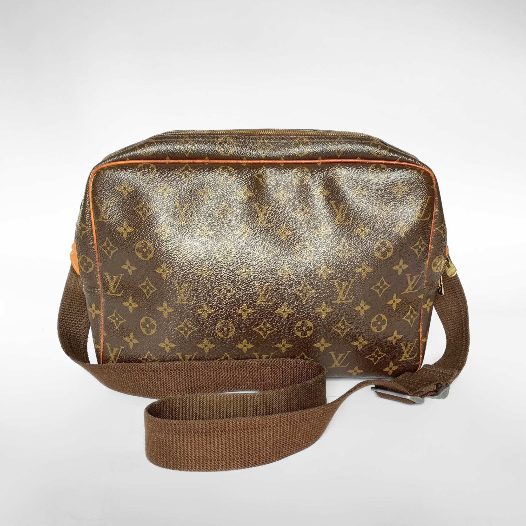Louis Vuitton Louis Vuitton Reporter GM Monogram Canvas - Crossbody bags - Etoile Luxury Vintage