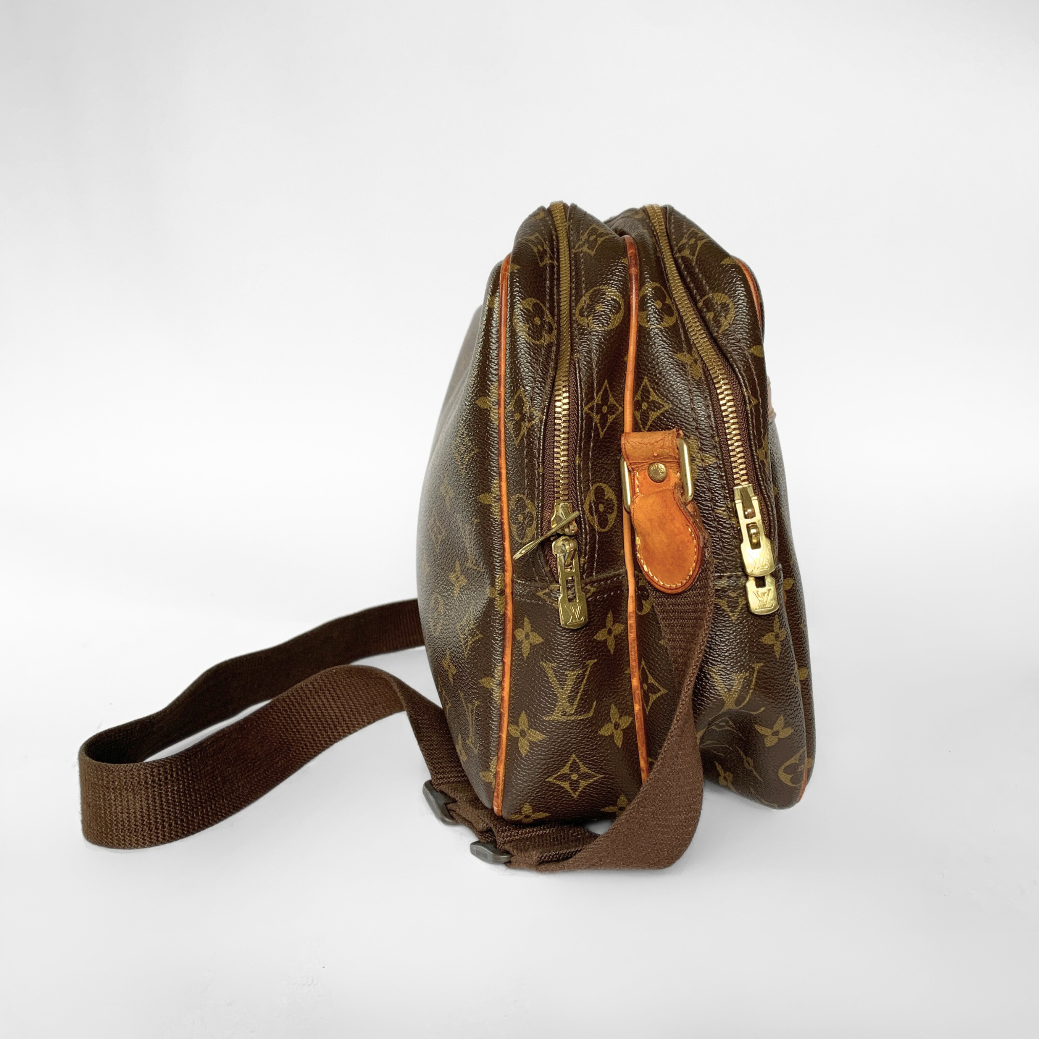 Louis Vuitton Louis Vuitton Reporter GM Monogram Canvas - Crossbody bags - Etoile Luxury Vintage