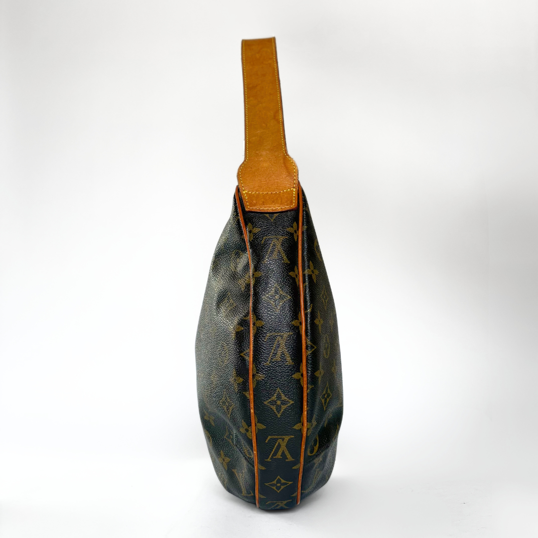 Louis Vuitton Louis Vuitton Croissant GM Monogram Canvas - Shoulder bags - Etoile Luxury Vintage