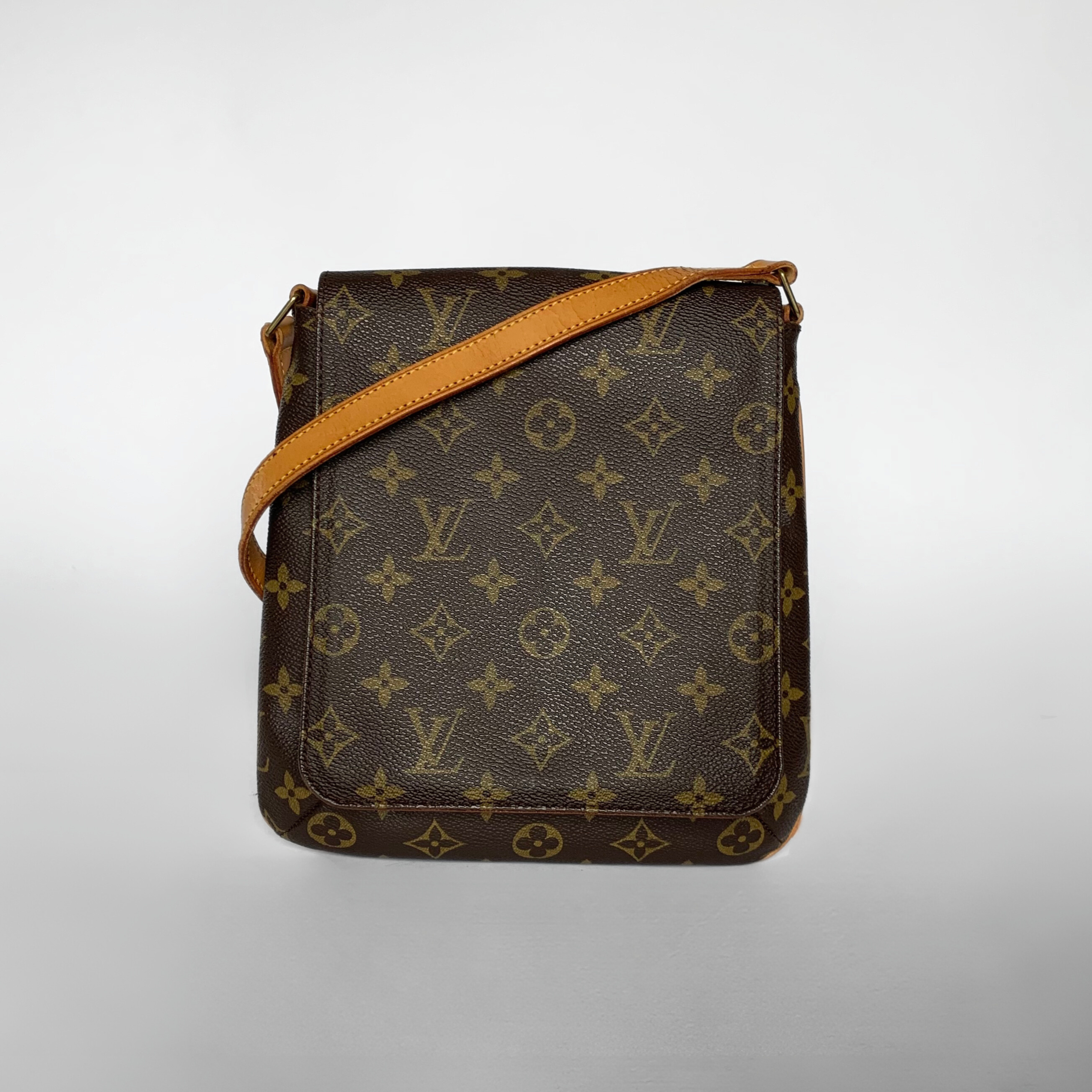 Louis Vuitton Louis Vuitton Musette Salsa Monogram Canvas - Shoulder bags - Etoile Luxury Vintage