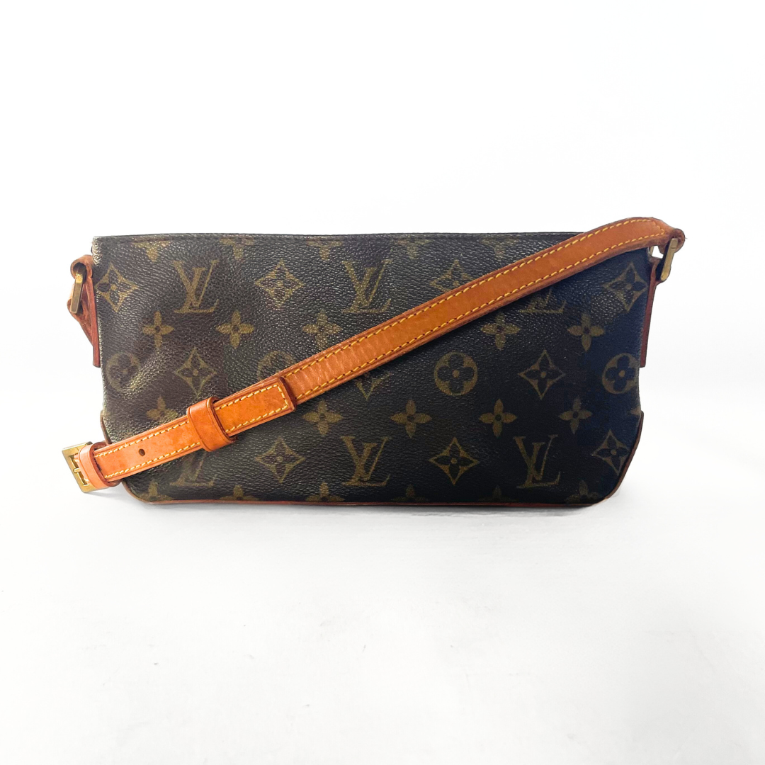 Louis Vuitton Louis Vuitton Trotteur Monogram Canvas - Crossbody bags - Etoile Luxury Vintage