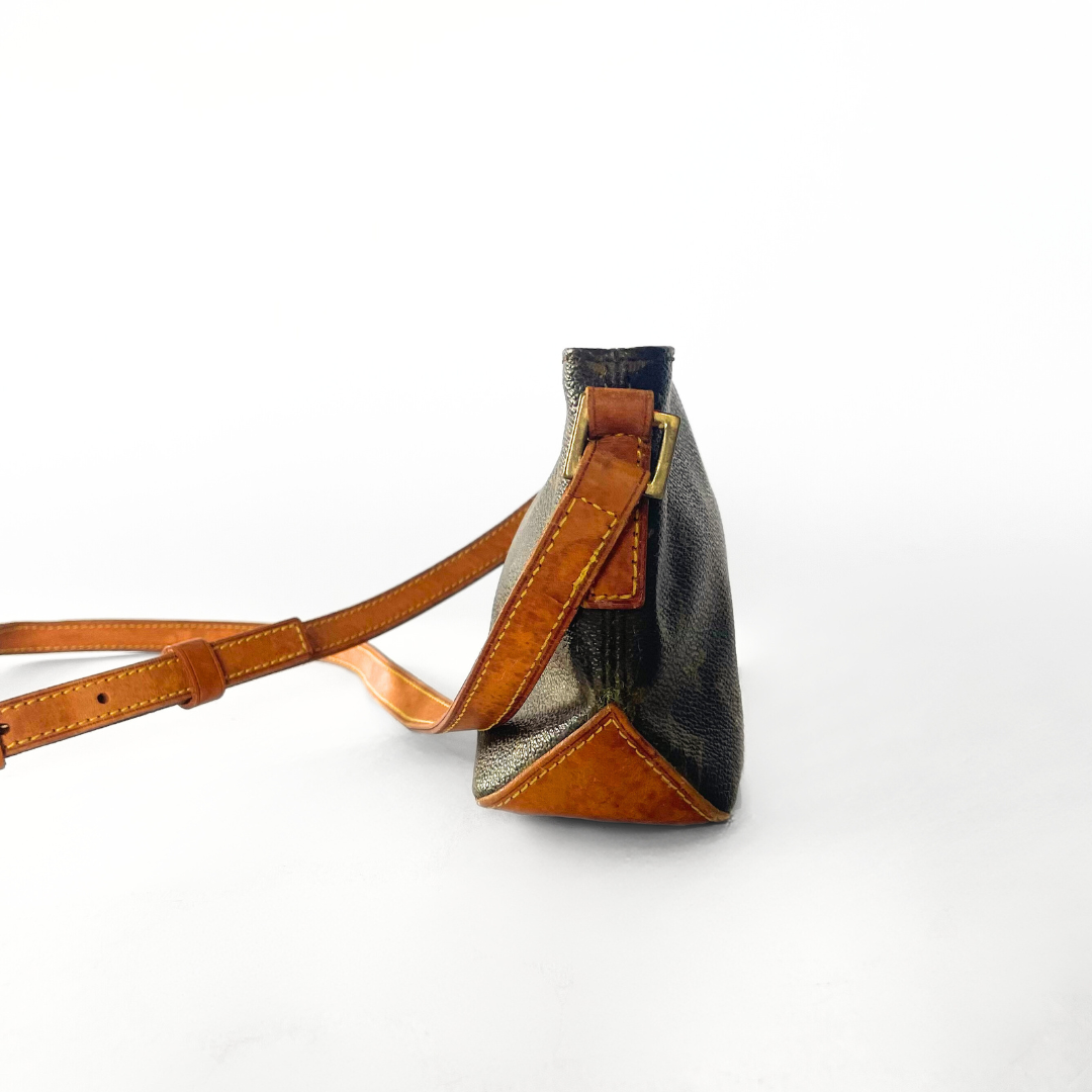 Louis Vuitton Louis Vuitton Trotteur Monogram Canvas - Crossbody bags - Etoile Luxury Vintage