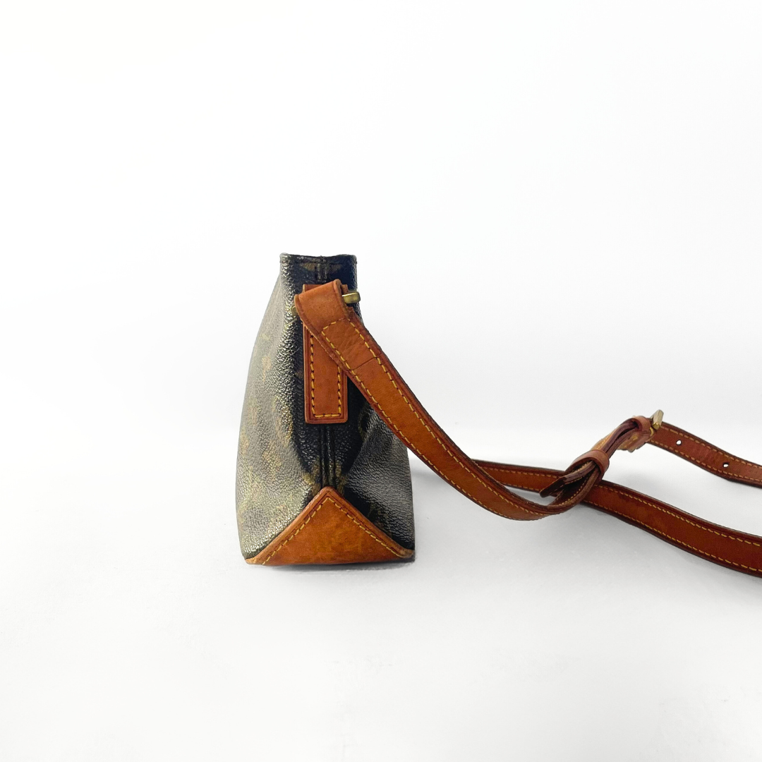 Louis Vuitton Louis Vuitton Trotteur Monogram Canvas - Crossbody bags - Etoile Luxury Vintage