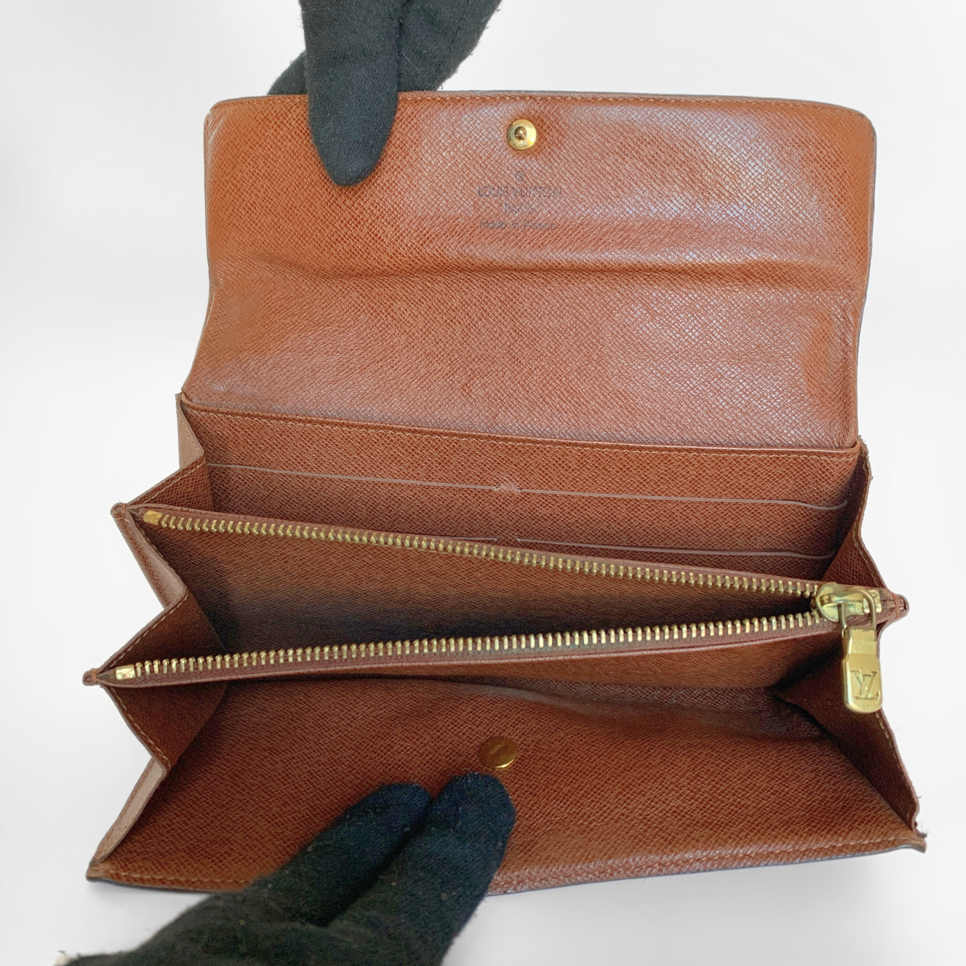 Louis Vuitton Louis Vuitton Wallet Large Monogram Canvas - Wallets - Etoile Luxury Vintage