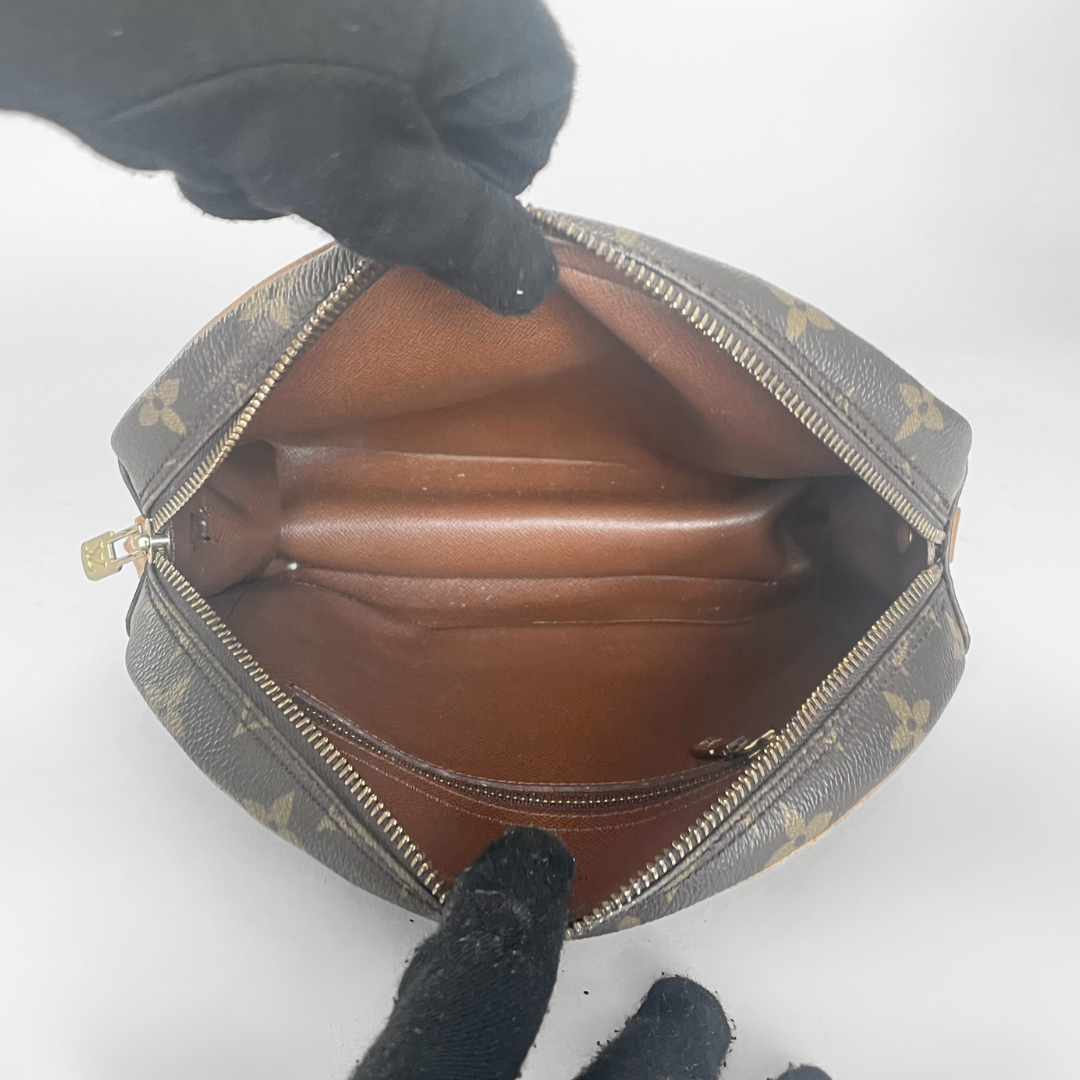 Louis Vuitton Louis Vuitton Trocadero Monogram Canvas - Crossbody bags - Etoile Luxury Vintage