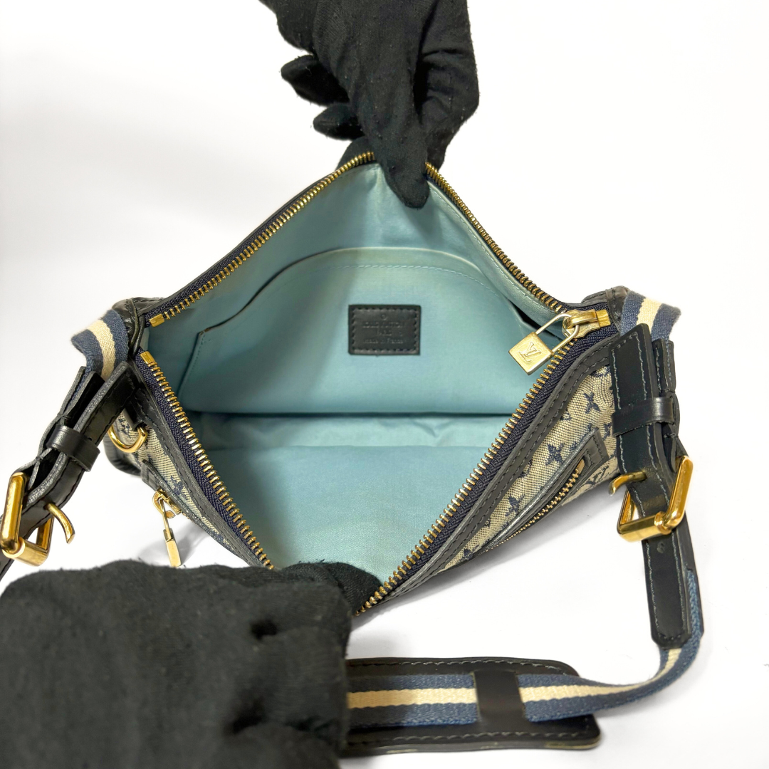 Louis Vuitton Louis Vuitton Pochette Kathleen Grey Mini - Shoulder bags - Etoile Luxury Vintage