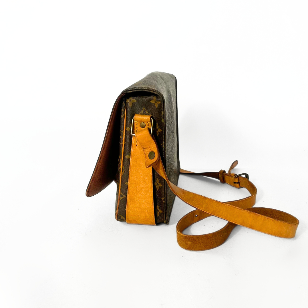 Louis Vuitton Louis Vuitton Cartouchi&egrave;re MM Monogram Canvas - Crossbody bags - Etoile Luxury Vintage