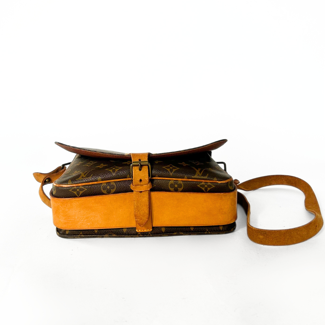 Louis Vuitton Louis Vuitton Cartouchi&egrave;re MM Monogram Canvas - Crossbody bags - Etoile Luxury Vintage
