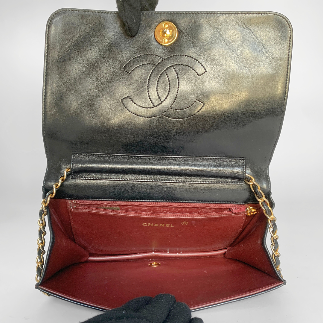 Chanel Chanel Single Flap Bag Lambskin Leather - Shoulder bags - Etoile Luxury Vintage