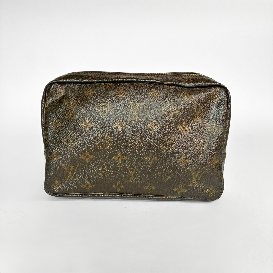 Louis Vuitton Louis Vuitton Toiletry Bag Monogram Canvas - Toiletry bags - Etoile Luxury Vintage