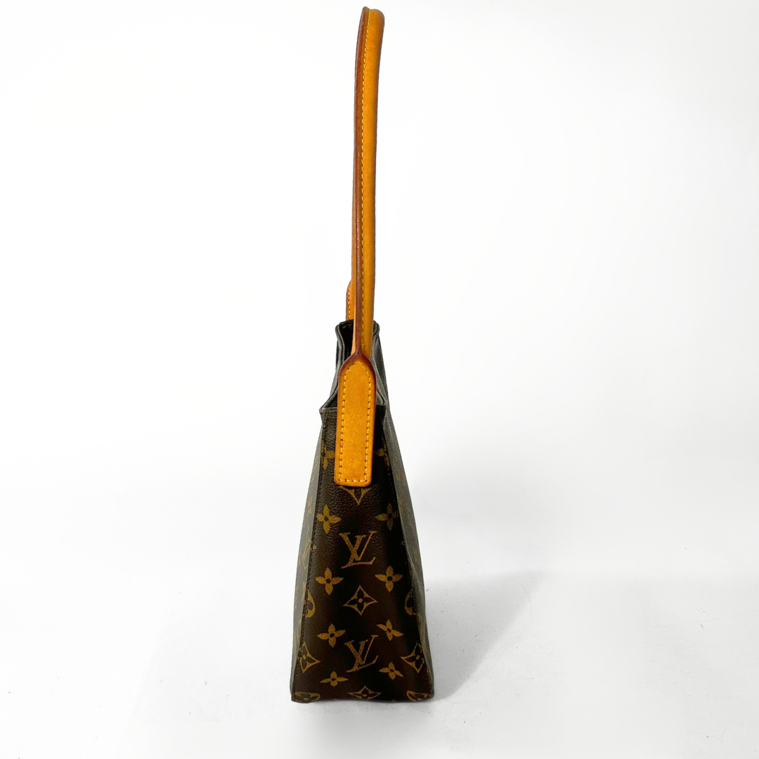 Louis Vuitton Louis Vuitton Looping MM Monogram Canvas - Shoulder bags - Etoile Luxury Vintage