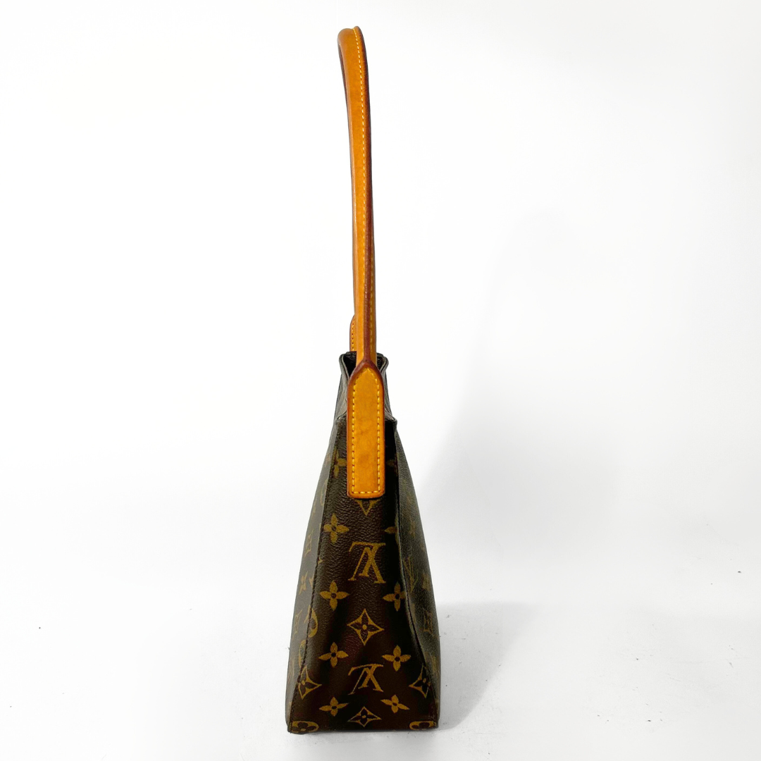 Louis Vuitton Louis Vuitton Looping MM Monogram Canvas - Shoulder bags - Etoile Luxury Vintage