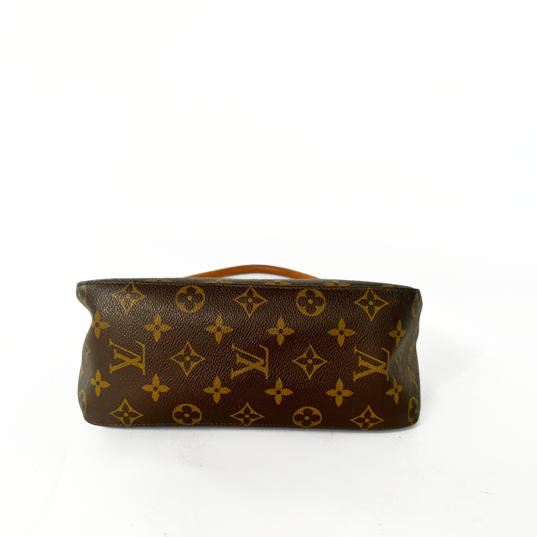Louis Vuitton Louis Vuitton Looping MM Monogram Canvas - Shoulder bags - Etoile Luxury Vintage