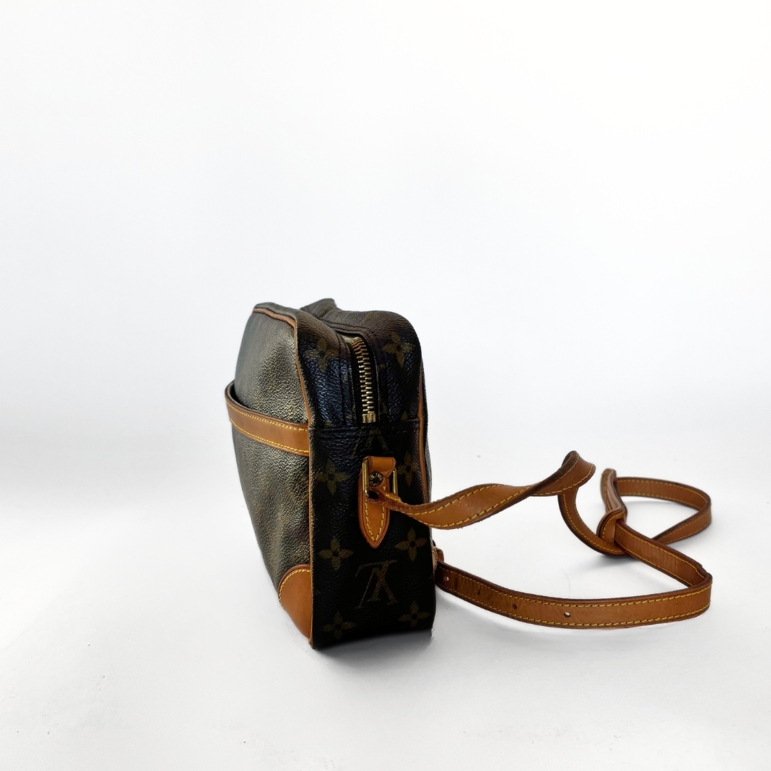 Louis Vuitton Louis Vuitton Trocadero PM Monogram Canvas - Crossbody bags - Etoile Luxury Vintage
