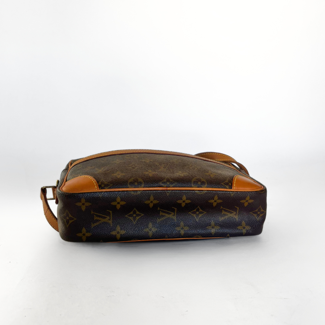 Louis Vuitton Louis Vuitton Trocadero PM Monogram Canvas - Crossbody bags - Etoile Luxury Vintage