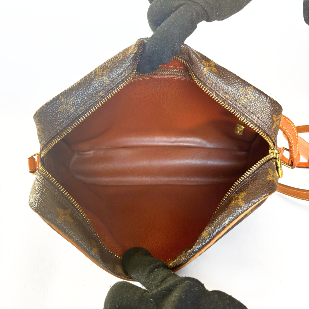 Louis Vuitton Louis Vuitton Trocadero PM Monogram Canvas - Crossbody bags - Etoile Luxury Vintage