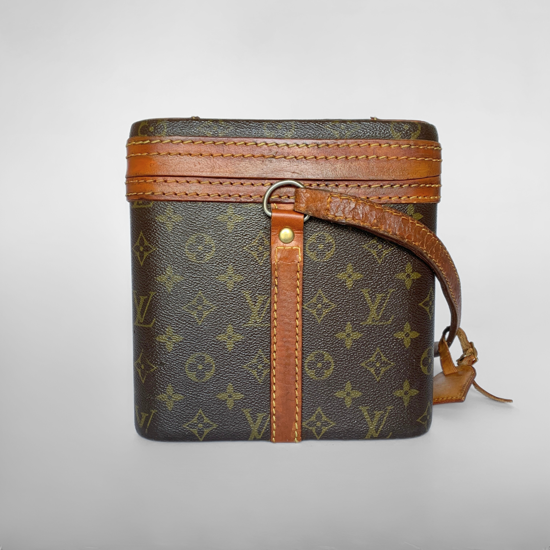 Louis Vuitton Louis Vuitton Vintage Vanity Case Monogram Canvas - Toiletry bags - Etoile Luxury Vintage
