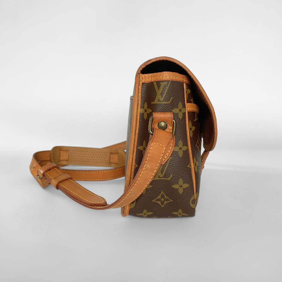 Louis Vuitton Louis Vuitton Gibeci&egrave;re Monogram Canvas - Shoulder bags - Etoile Luxury Vintage