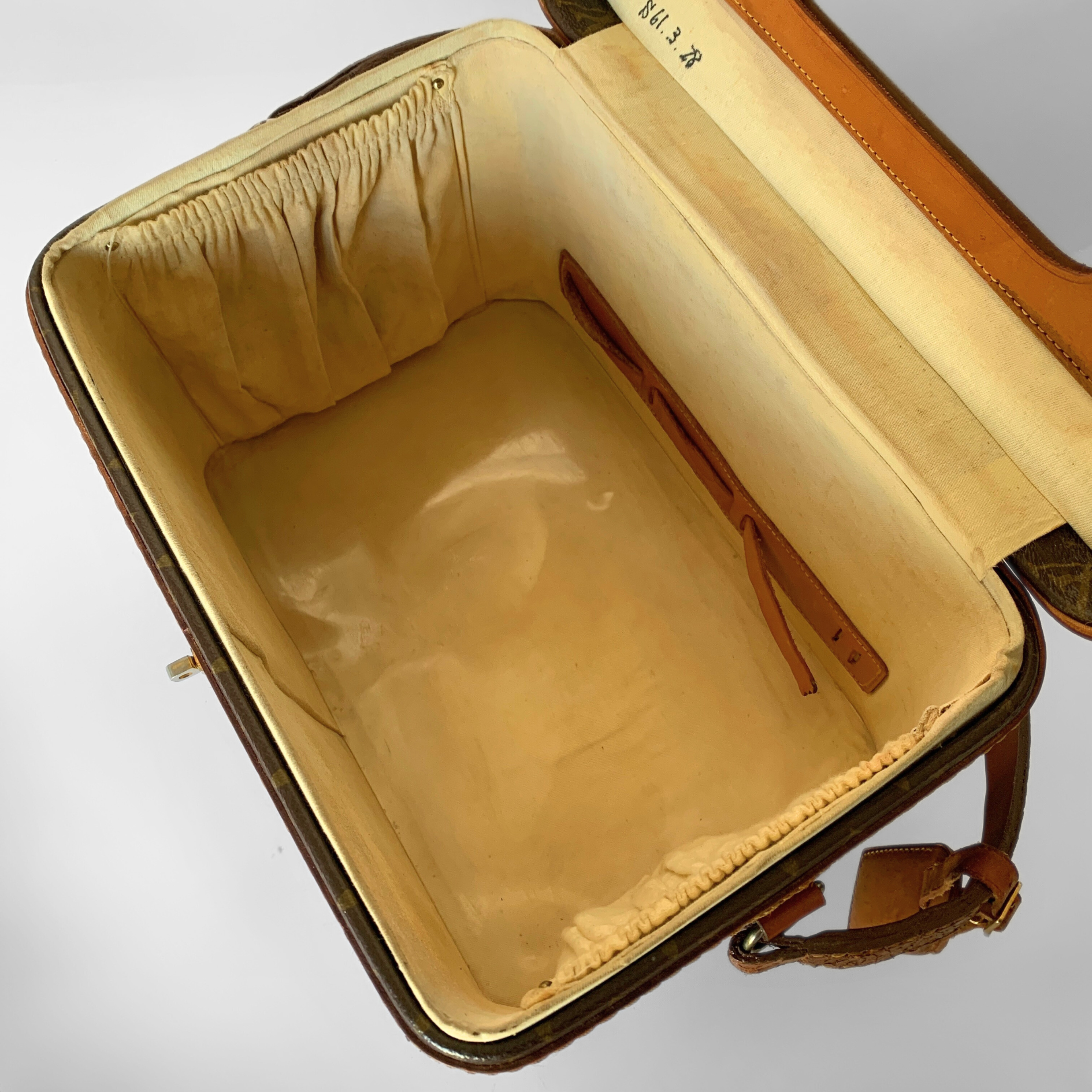 Louis Vuitton Louis Vuitton Vintage Vanity Case Monogram Canvas - Toiletry bags - Etoile Luxury Vintage