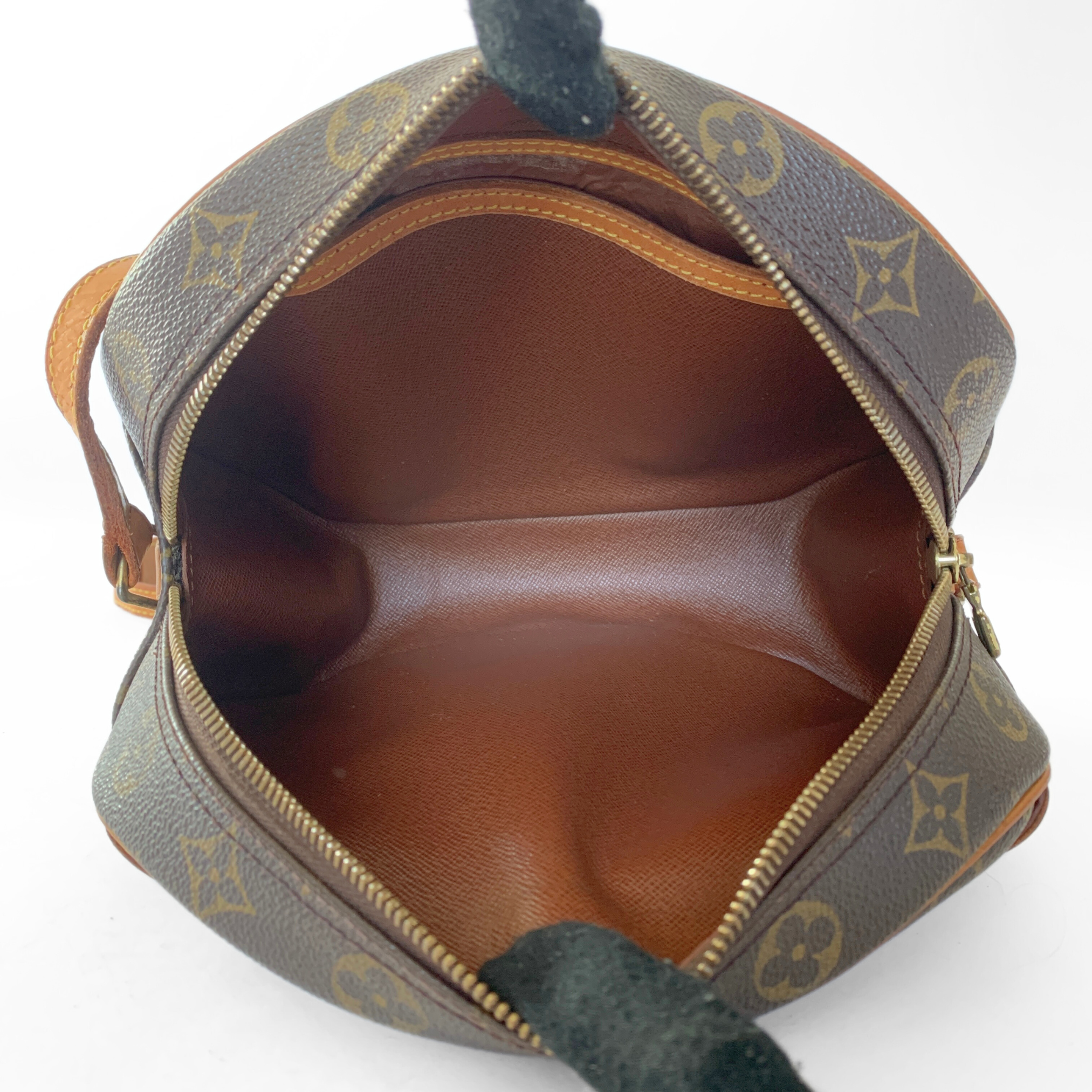 Louis Vuitton Louis Vuitton Blois Toile Monogram Canvas - Crossbody bags - Etoile Luxury Vintage