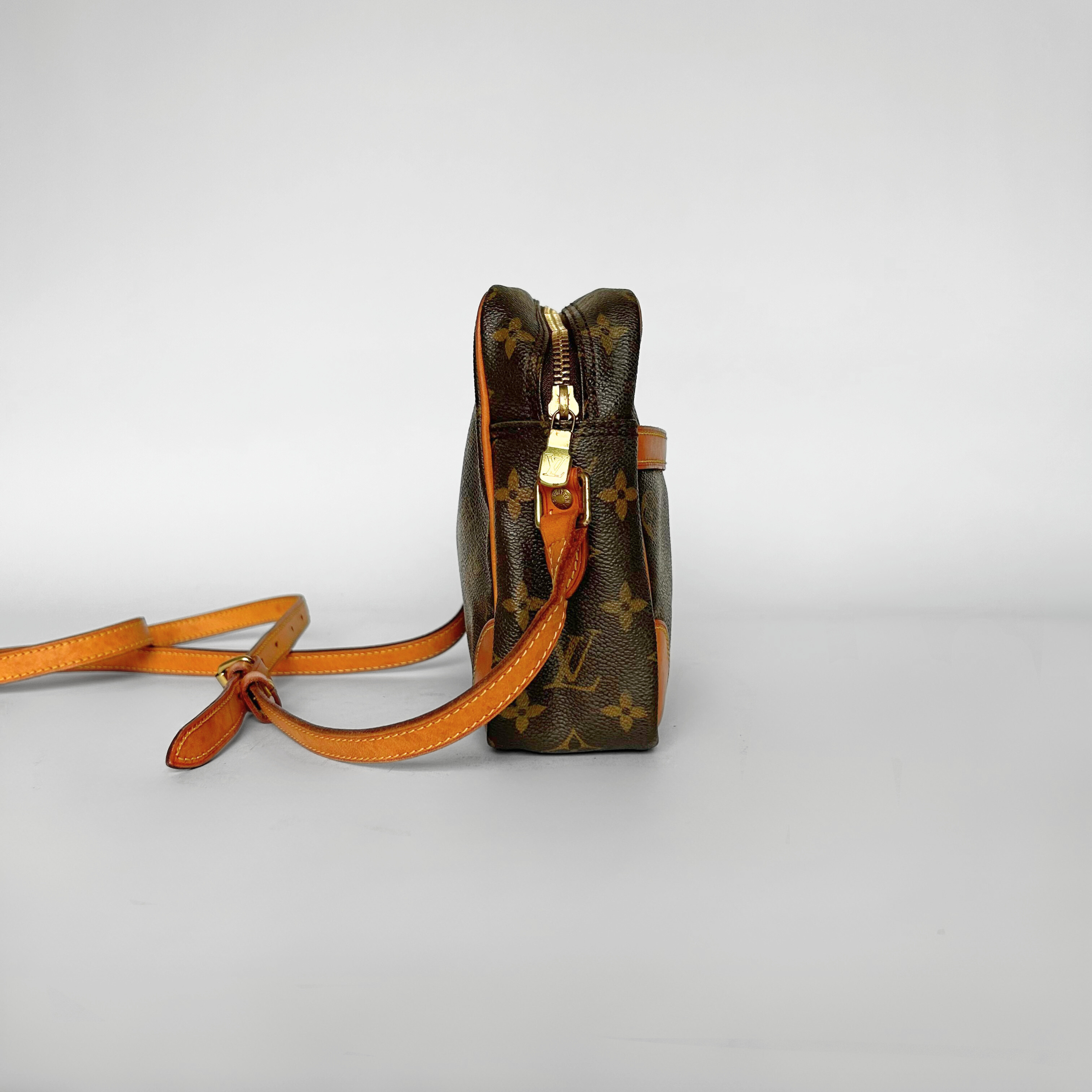 Louis Vuitton Louis Vuitton Trocadero Monogram Canvas - Crossbody bags - Etoile Luxury Vintage