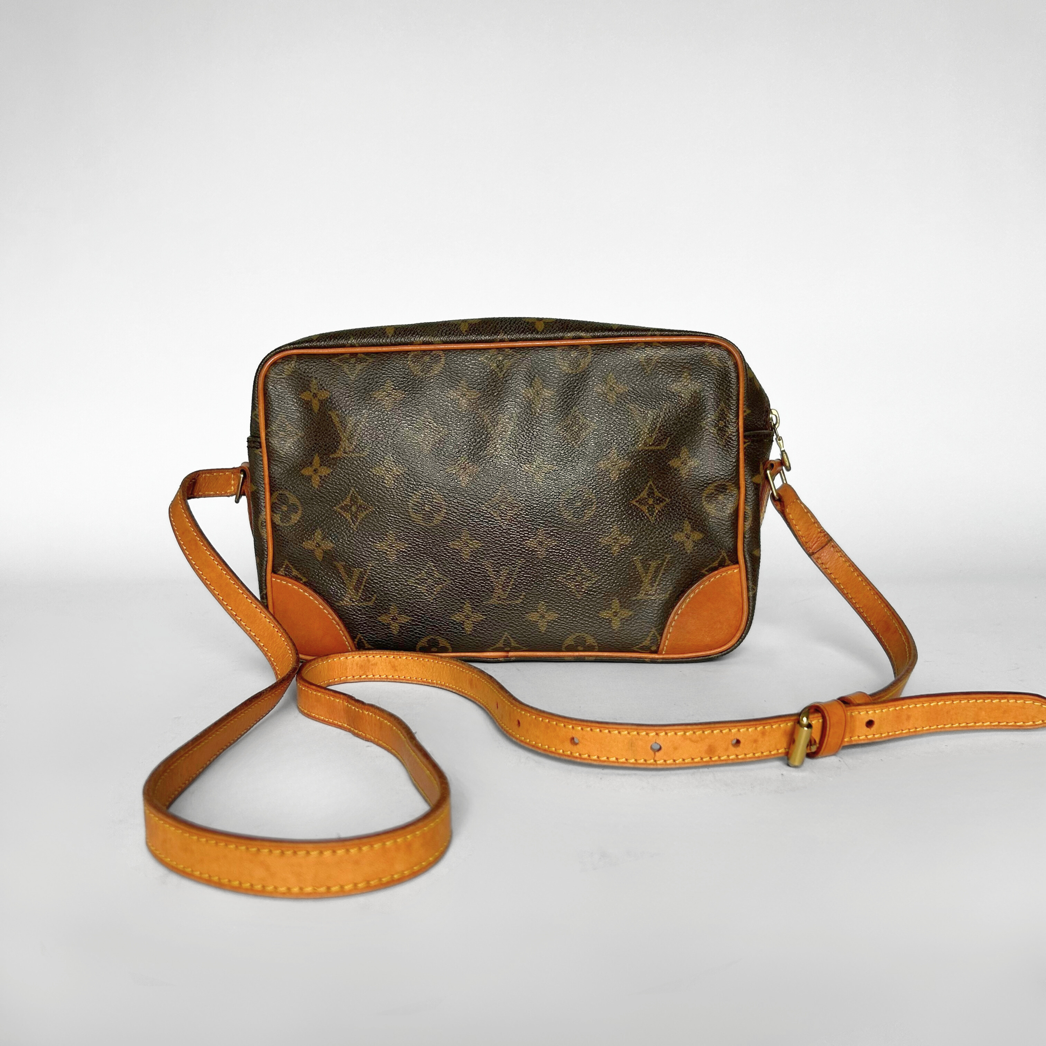Louis Vuitton Louis Vuitton Trocadero Monogram Canvas - Crossbody bags - Etoile Luxury Vintage