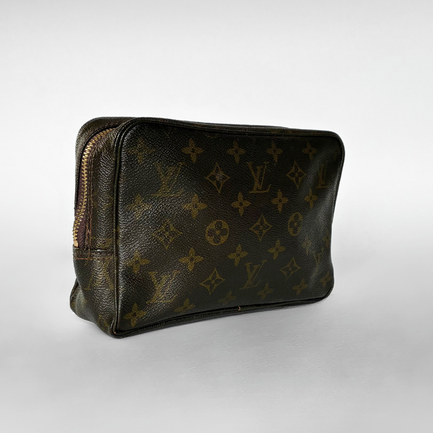 Louis Vuitton Louis Vuitton Toiletry Bag Monogram Canvas - Toiletry bags - Etoile Luxury Vintage