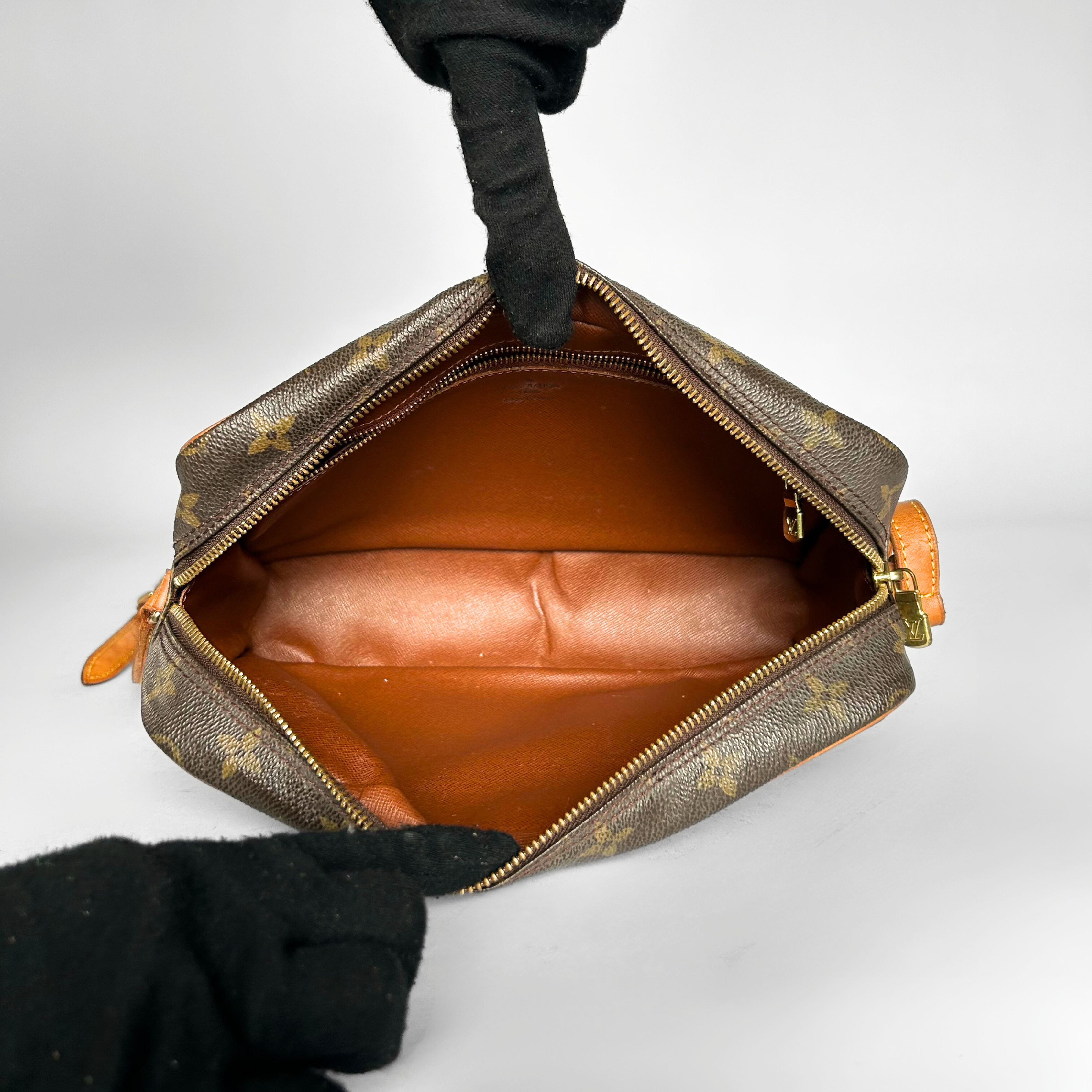 Louis Vuitton Louis Vuitton Trocadero Monogram Canvas - Crossbody bags - Etoile Luxury Vintage