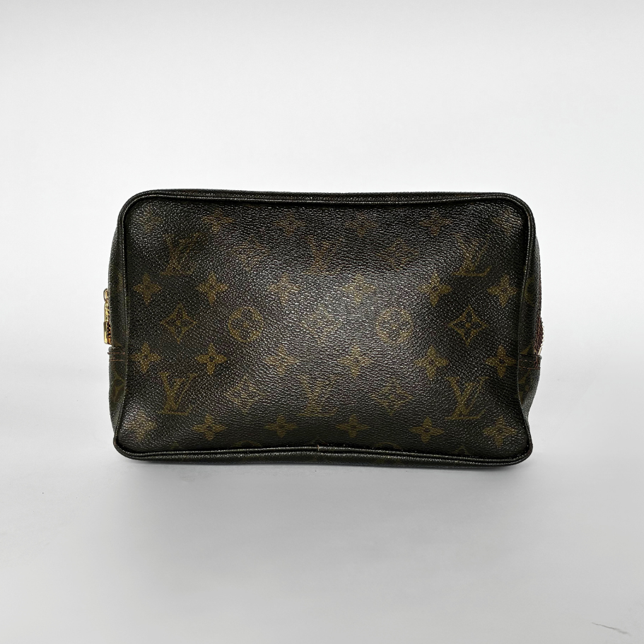 Louis Vuitton Louis Vuitton Toiletry Bag Monogram Canvas - Toiletry bags - Etoile Luxury Vintage